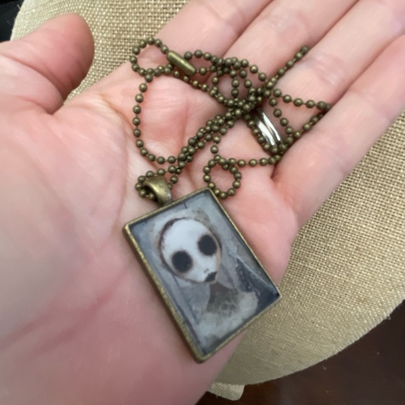 Handcrafted of a kind fun Spooky women image Cabochon Resin necklace. NWOT - Picture 8 of 10